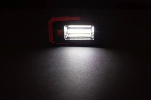Närbild Pocket Led Ficklampa Mörk Bakgrund — Stockfoto
