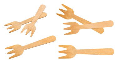 Tek kullanımlık çevre dostu ahşap çatal beyaz arka planda izole edilmiş. Koleksiyon.