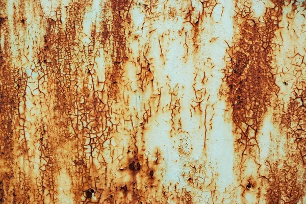 Paslanmış Beyaz Boyalı Metal Duvar Rust Çizgiler Ile Paslı Metal — Stok fotoğraf
