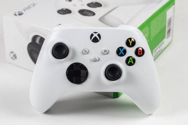 Xbox Serisi S oyun denetleyici - 30 Ağustos 2023 - Dnipro, Ukrayna.