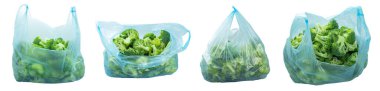 Taze brokoli plastik bir poşette pişmeye hazır.,