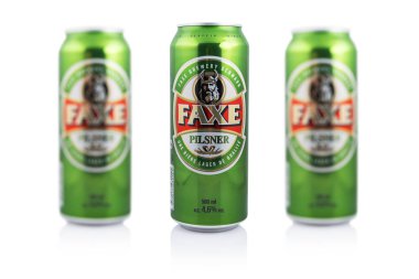 Dnipro, Ukrayna - Sep 10, 2024: Faxe Danimarka birası beyaz arka plana yakın çekilebilir. Faxe ya da Fakse, Danimarka 'nın doğu kesiminde, Zealand adasında bir şehirdir..