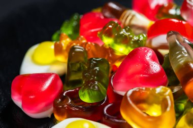 Renkli sakızlı şekerler. Jöleli şekerler.