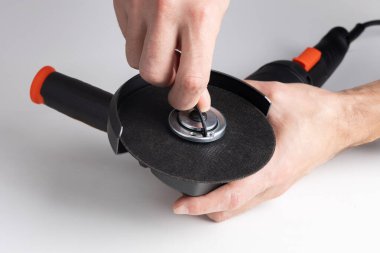 Elektrik öğütücüsünün öğütücü çarkının değiştirilmesi,