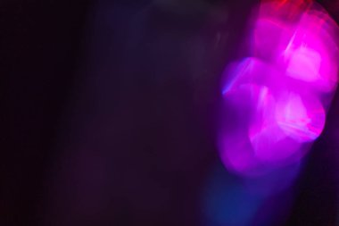 Retro filmin arka planı aşırı derecede, çizik, toz ve ışık sızıntılı görüntü.