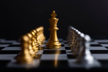 Satranç Parçalarının Kapanışı oyun konsepti fikirler, rekabet ve strateji, iş başarısı konsepti.