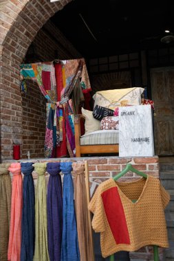 El yapımı Organik Tekstil Sanatsal Butikte Görünüm