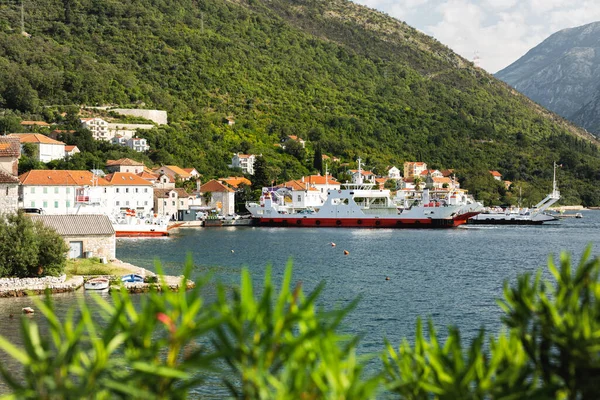 Ferry Kamenari Lepetane Montenegro September 2023 Ferry Kamenari Lepetane Tussen Stockfoto