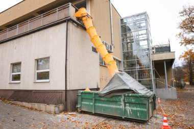 Teleskop Harabe Kanalı Eski Bir Binanın Önü Yenileme İskelesinde