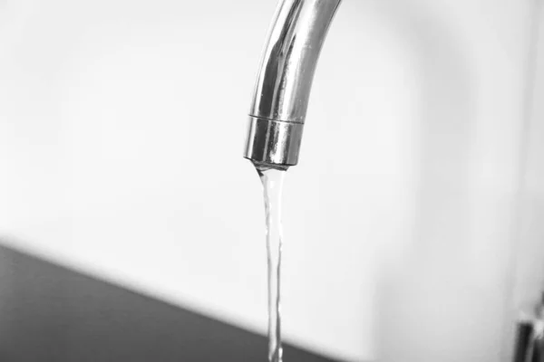 Воду Крана Кухне Очистка Воды Грязная Вода Рост Цен Воду — стоковое фото