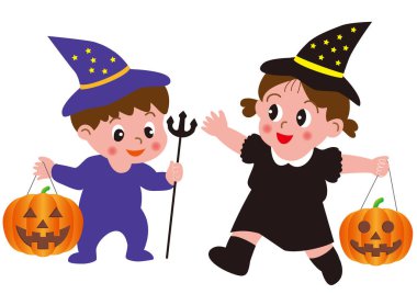 Cadılar Bayramı kostümü giymiş bir kız ve bir oğlan Cadılar Bayramı partisinde ellerinde balkabağı feneri tutuyorlar.