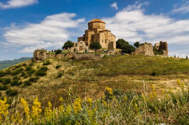 Jvari Manastırı, altıncı yüzyıl Gürcü Ortodoks Manastırı, Mtskheta, Gürcistan.