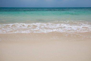 Ang Tanga Ulusal Deniz Parkı 'nda güzel plaj ve gökyüzü, tropik cennet, Samui Bölgesi, Suratthani, Tayland
