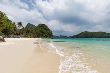 Ang Tanga Ulusal Deniz Parkı 'nda güzel plaj ve gökyüzü, tropik cennet, Samui Bölgesi, Suratthani, Tayland