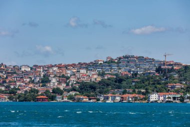 İstanbul 'un İstanbul şehrinin güzel manzarası Türkiye' nin Boğaz kentine yelken açmaktan