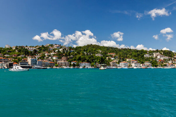 Вид Стамбула с круизного лайнера на Босфор, Турция