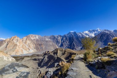 Tupopdan, Passu Katedrali veya Passu Konileri ile sonbahar manzarası Pakistan 'ın kuzeyinde bir dağdır.