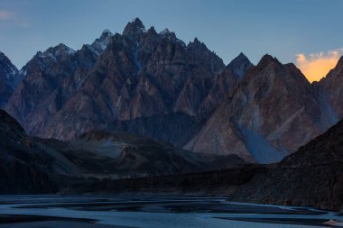 Tupopdan ya da Passu Katedrali, Pakistan 'ın kuzeyinde yer alan bir dağdır.