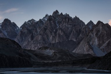 Tupopdan ya da Passu Katedrali, Pakistan 'ın kuzeyinde yer alan bir dağdır.