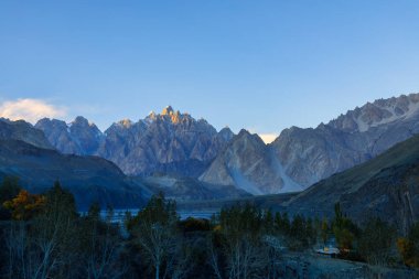Tupopdan ya da Passu Katedrali, Pakistan 'ın kuzeyinde yer alan bir dağdır.