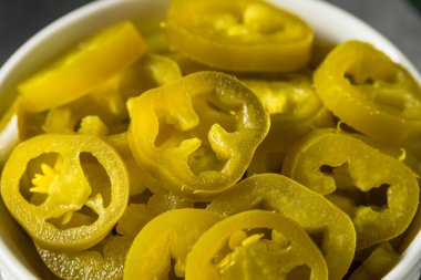 Ev yapımı Konserve Jalapeno Biberleri Kasede