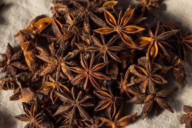 Çiğ Kahverengi Organik Yıldız Anasonlu Baharat