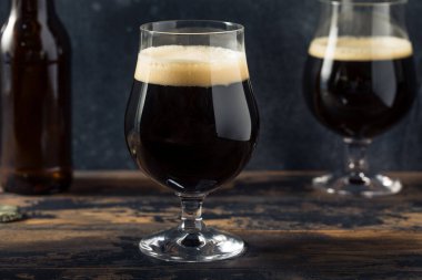 Boozy Cold Craft Porter Şişman Birası Ayaklı Camda