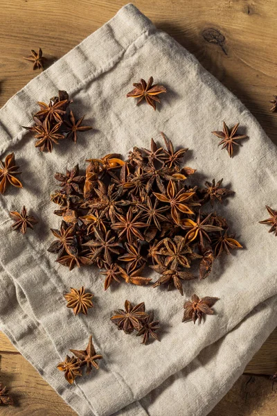 Raw Brown Organic Star Anise Spice Bunch — Stock fotografie
