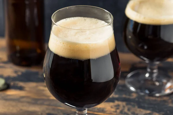 Пьяное Холодное Пиво Porter Stout Стакане — стоковое фото