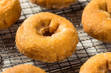 Ev yapımı Balkabağı Baharatlı Çörekler Kahvaltı İçin