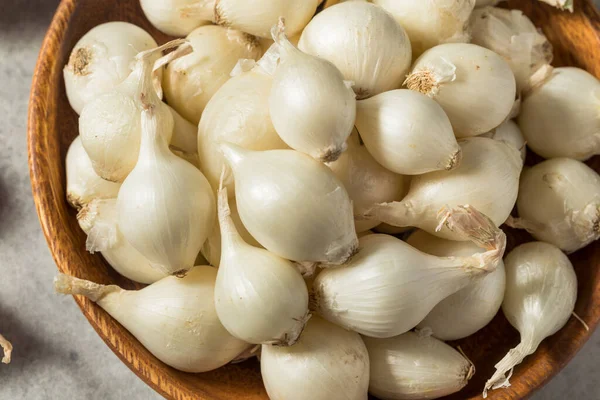 Cebollas Perlas Orgánicas Blancas Crudas Racimo —  Fotos de Stock