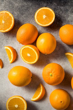 Çiğ Organik Turuncu Meyve Yemeye Hazır