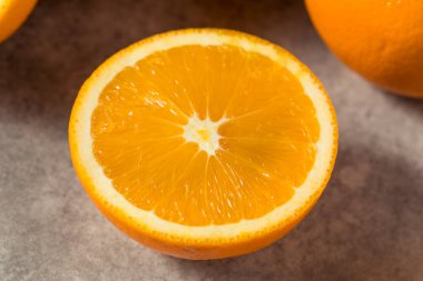 Çiğ Organik Turuncu Meyve Yemeye Hazır