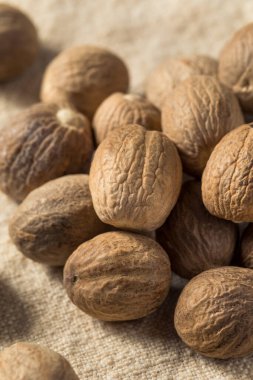 Ev Yapımı Çiğ Fındık Pişirmeye Hazır