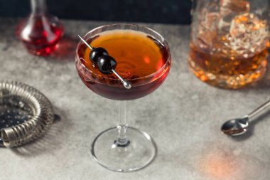 Viski, De Las Louisiane Kokteyli, Rye Absinthe ve Vermut.