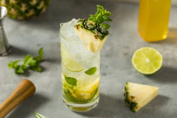 Dronken Verfrissende Ananas Mojito Cocktail Met Rum Limoen — Stockfoto