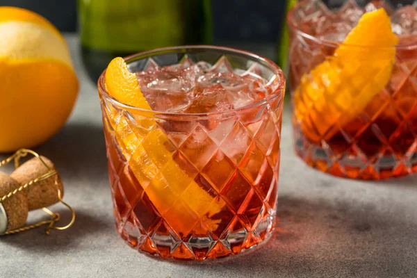 Boozy Cold Negroni Sbagliato Cocktail Prosecco — Stockfoto