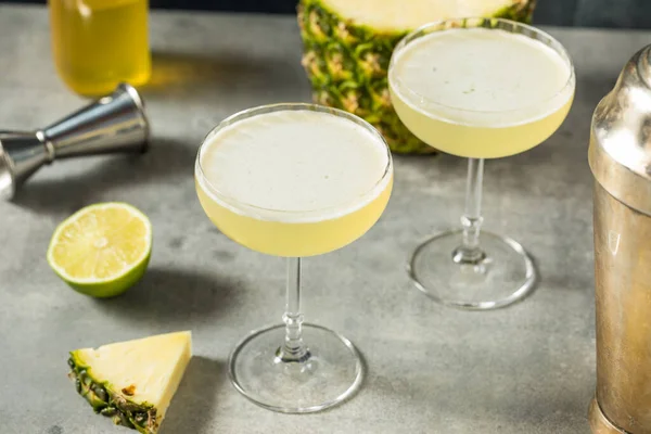Boozy Refreshing Pineapple Rum Daiquiri Coupe — Zdjęcie stockowe