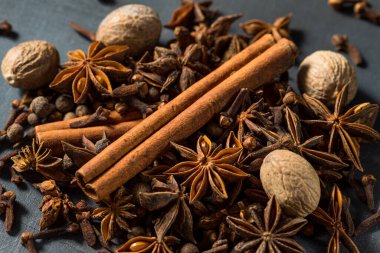 Raw Whole Organic Baking Spices with Cinnamon Nutmeg Anise and Clove