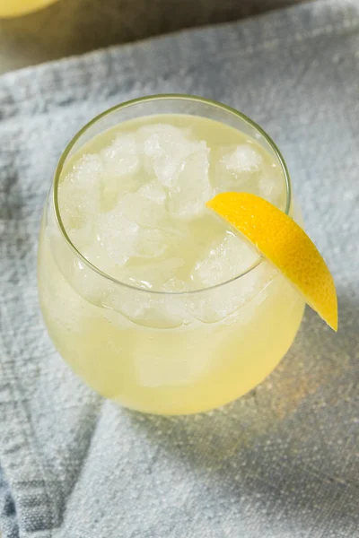 Cold Refreshing Lemon Sparkling Italian Soda Ice — Stock fotografie