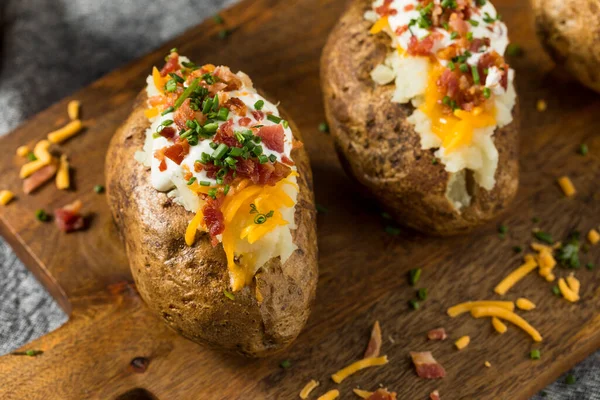 Homemade Loaded Baked Potatoes Bacon Cheddar Sour Cream — Stock Photo, Image