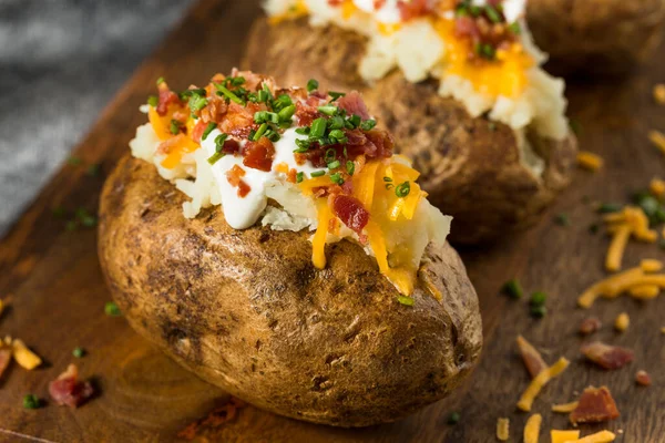 Homemade Loaded Baked Potatoes Bacon Cheddar Sour Cream — Stock Fotó