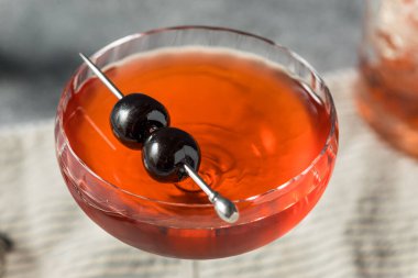 Boozy Cold Bourbon Left Hand Cocktail with Vermouth and Chocolate Bitters