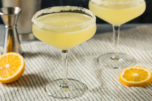 Boozy Refreshing Meyer Lemon Drop Martini Sugar Rim — Fotografia de Stock