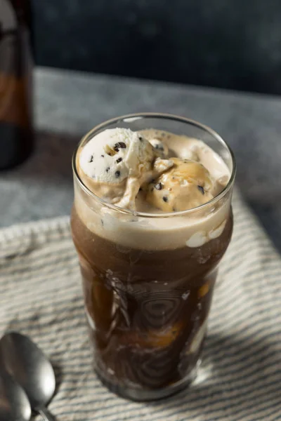 Irish Stout Ice Cream Float with Beer in a Pint Glass
