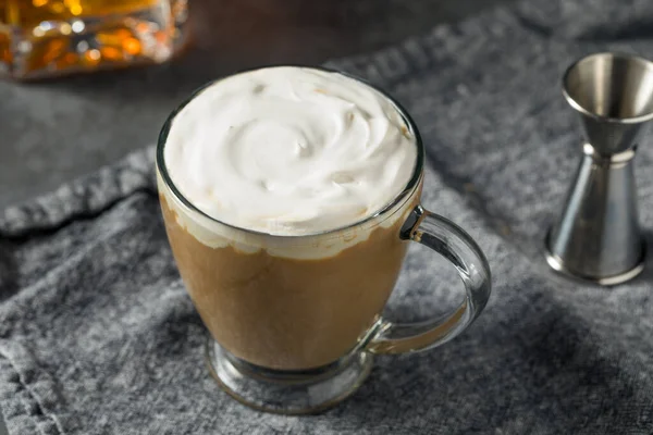 Boozy Refreshing Irish Coffee Cocktail Whipped Cream — Stockfoto