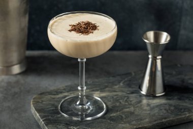 İçkili Donmuş Çamurlu Kokteyl Kahve ve Votka