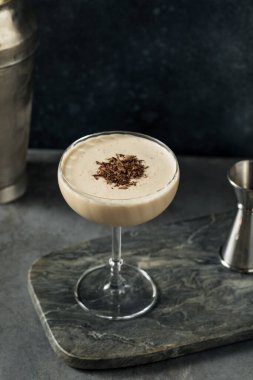 İçkili Donmuş Çamurlu Kokteyl Kahve ve Votka