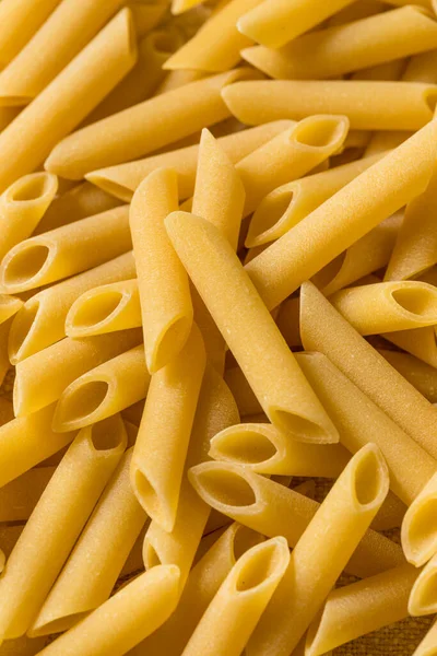 Surowe Suche Mostaccioli Penne Lisce Makaron Misce — Zdjęcie stockowe