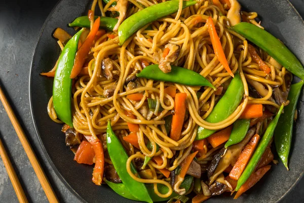 Savory Homemade Asian Ramen Noodle Stir Fry Veggies — Stock Photo, Image